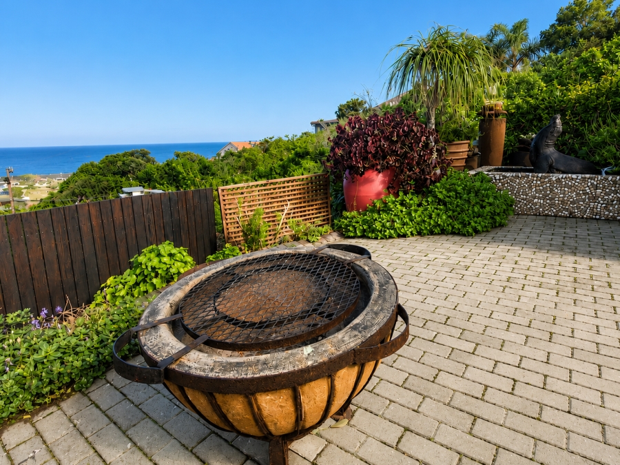 4 Bedroom Property for Sale in Brenton On Sea Western Cape